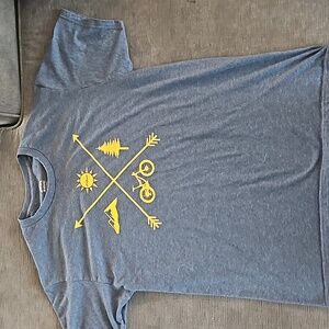 Men's outdoorsy theme T-shirt